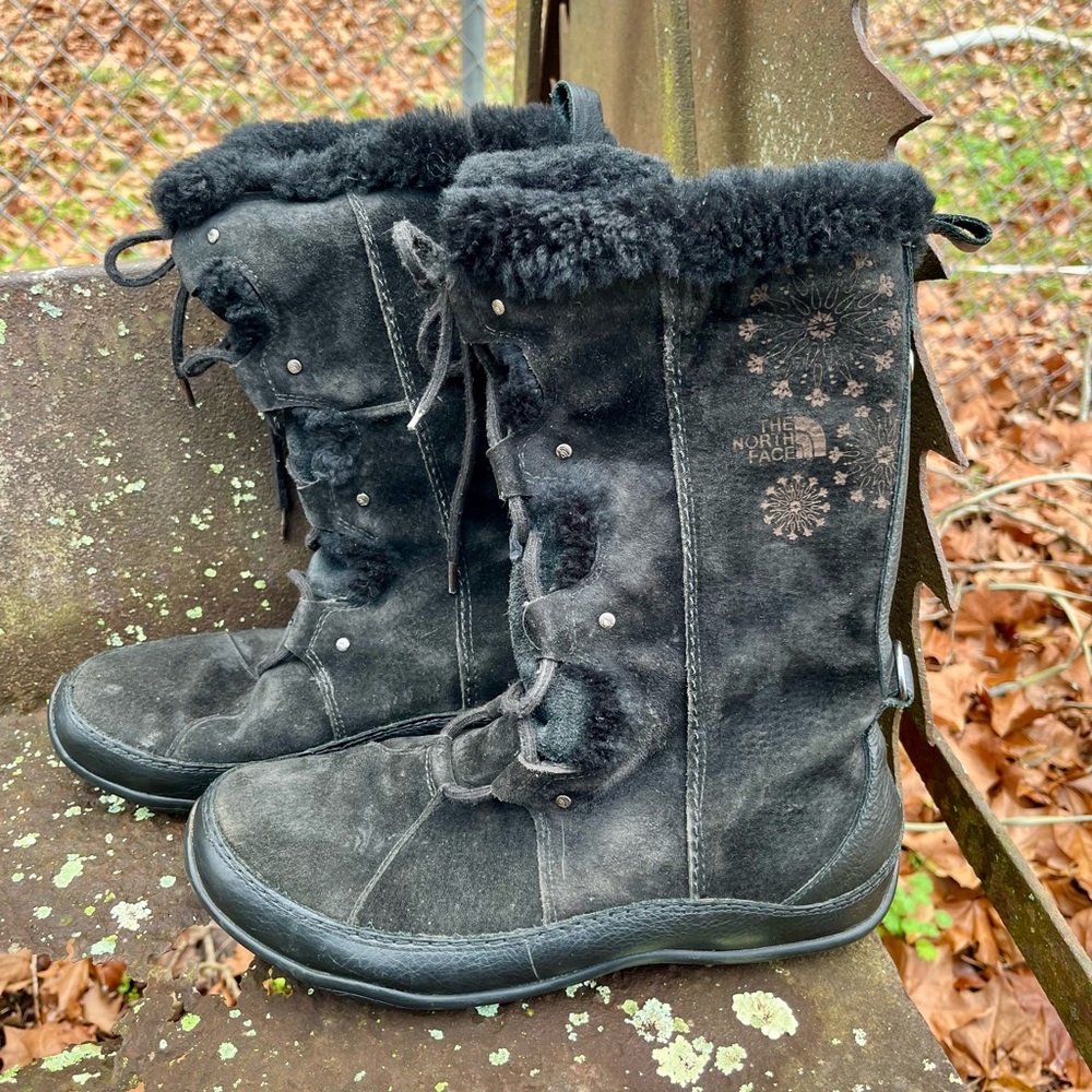 The North Face Women's Black Suede Winter Boots